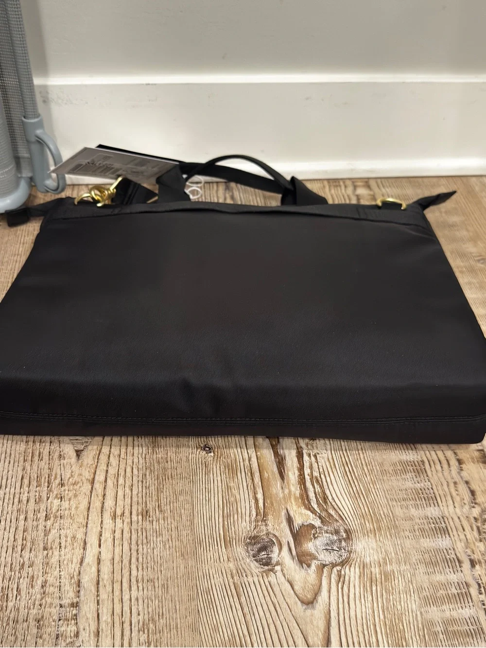 Samsonite Black Briefcase Gold MOBILE SOLUTION 2 CONVERTIBLE SLIM BRIEF, bag